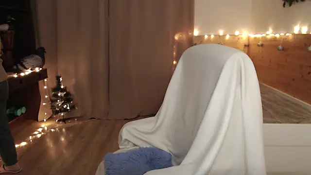 Snapshot of Exponent_5 chatting on 12/27/24, 11:31 Exponent 5 online show from 12/27/24, 11:31