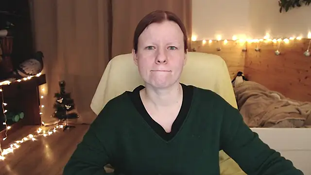 Snapshot of Exponent_5 chatting on 02/24/25, 10:14 Exponent 5 online show from 02/24/25, 10:14