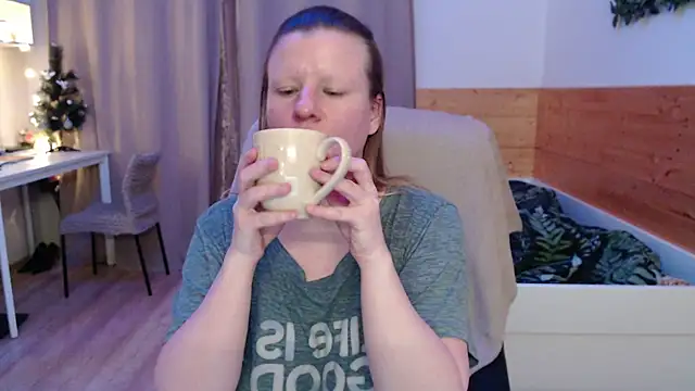 Snapshot of Exponent_5 chatting on 02/06/26, 05:49 Exponent 5 online show from 02/06/26, 05:49