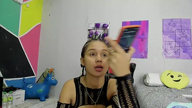 MarianaManzur online show from 09/15/25, 03:01