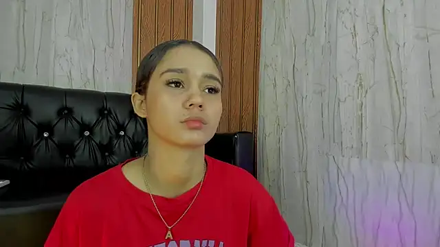 MarianaManzur online show from 10/28/25, 03:04