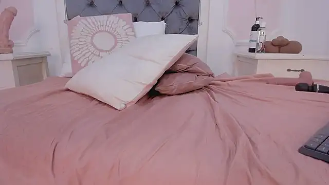 Valentina Ross  online show from 01/05/26, 05:27