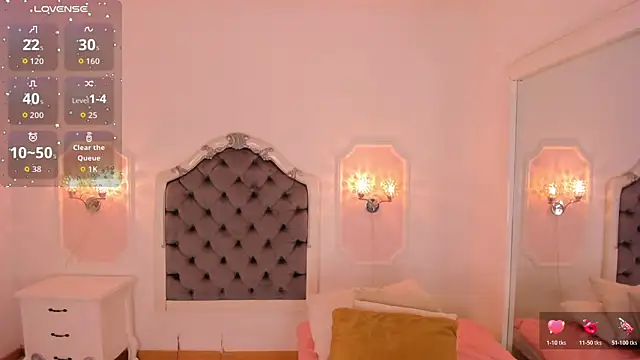 Valentina Ross  online show from 04/14/26, 11:05