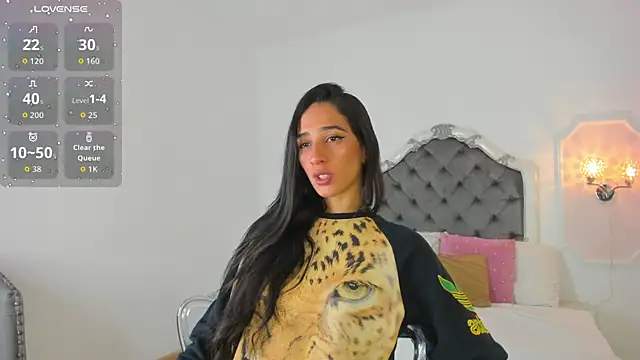 Snapshot of Valentina_Ross_ chatting on 06/16/26, 11:57 Valentina Ross online show from 06/16/26, 11:57