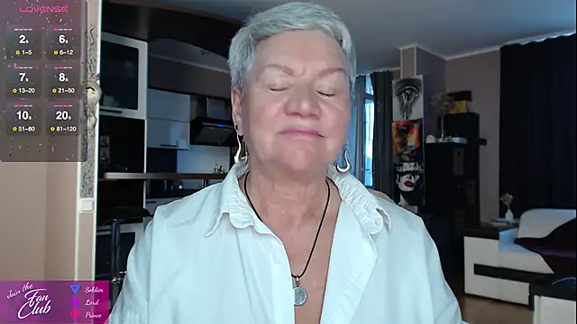 roxana brooks online show from 09/23/25, 02:42