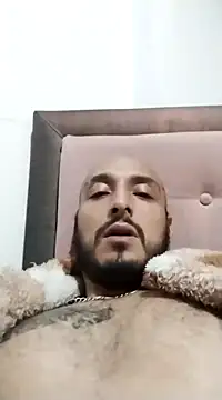 Snapshot of KenllyH chatting on 01/05/25, 06:56 KenllyH online show from 01/05/25, 06:56