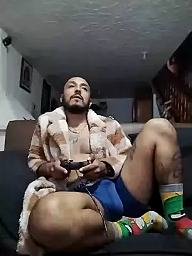 Snapshot of KenllyH chatting on 01/06/25, 02:26 KenllyH online show from 01/06/25, 02:26