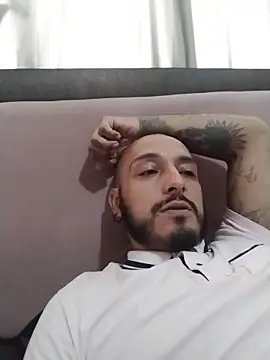 Snapshot of KenllyH chatting on 12/16/25, 10:04 KenllyH online show from 12/16/25, 10:04