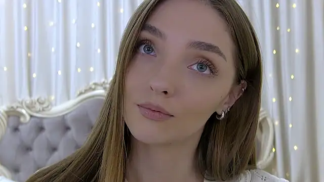 VirginieCruz online show from 02/10/25, 04:41