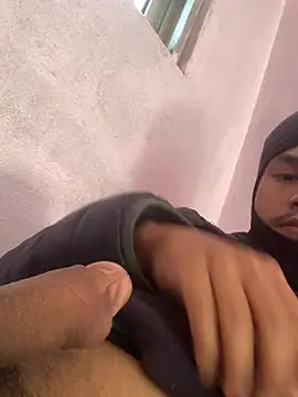 Hullax online show from 01/16/26, 03:43