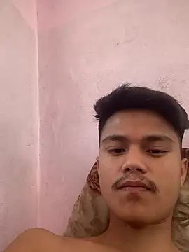 Hullax online show from 04/15/26, 02:51