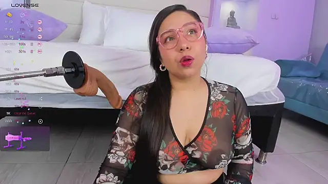 Isabella Daniell online show from 01/18/25, 03:42