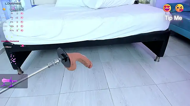 Isabella Daniell online show from 03/07/25, 04:02