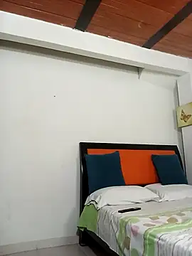 leah passion online show from 10/18/25, 07:58