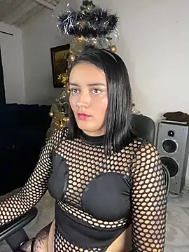 Snapshot of Lucia-Candy chatting on 12/14/24, 12:33 Lucia-Candy online show from 12/14/24, 12:33