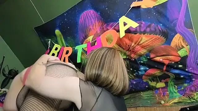 sluttypumpkin420 online show from 09/09/25, 10:53