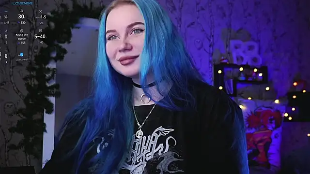 Snapshot of Moon_Valkyrie chatting on 01/25/25, 01:43 Moon Valkyrie online show from 01/25/25, 01:43