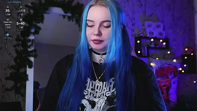 Snapshot of Moon_Valkyrie chatting on 01/25/25, 04:45 Moon Valkyrie online show from 01/25/25, 04:45