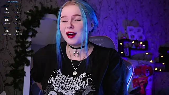 Snapshot of Moon_Valkyrie chatting on 01/28/25, 01:18 Moon Valkyrie online show from 01/28/25, 01:18