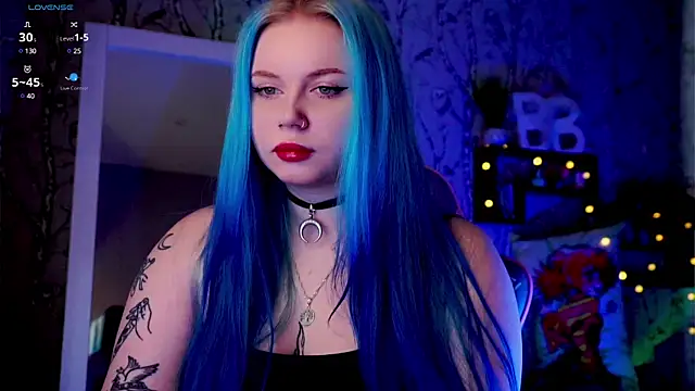 Snapshot of Moon_Valkyrie chatting on 02/09/25, 06:01 Moon Valkyrie online show from 02/09/25, 06:01