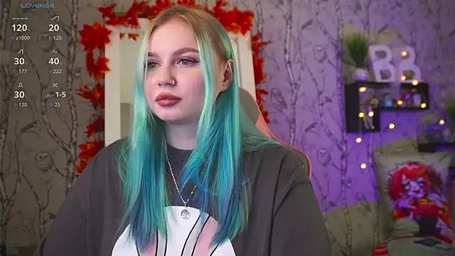 Snapshot of Moon_Valkyrie chatting on 09/29/25, 09:03 Moon Valkyrie online show from 09/29/25, 09:03