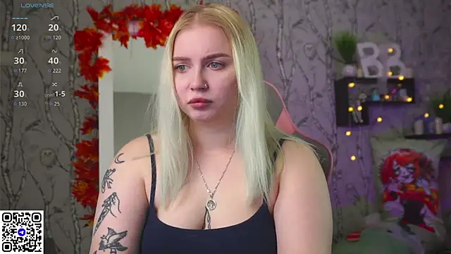 Snapshot of Moon_Valkyrie chatting on 11/12/25, 07:42 Moon Valkyrie online show from 11/12/25, 07:42