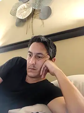 Snapshot of LuqenZo chatting on 02/06/26, 11:46 LuqenZo online show from 02/06/26, 11:46