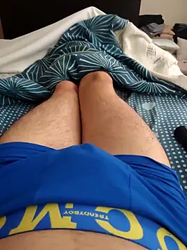 Snapshot of LuqenZo chatting on 02/18/26, 12:12 LuqenZo online show from 02/18/26, 12:12