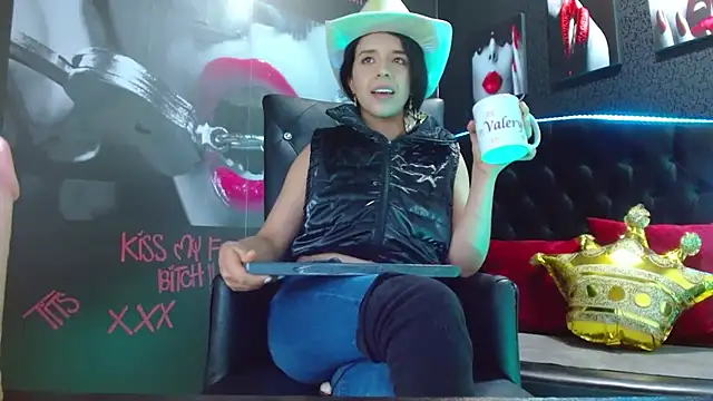 Snapshot of VALERY_MEER chatting on 12/15/24, 06:04 VALERY MEER online show from 12/15/24, 06:04