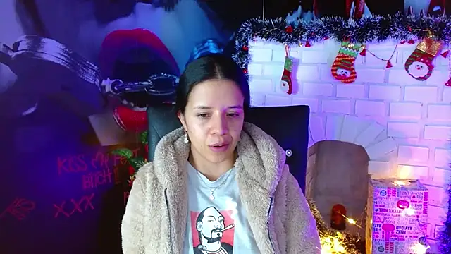 Snapshot of VALERY_MEER chatting on 12/24/24, 12:00 VALERY MEER online show from 12/24/24, 12:00