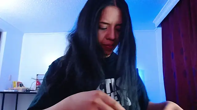 Snapshot of VALERY_MEER chatting on 10/11/25, 12:21 VALERY MEER online show from 10/11/25, 12:21