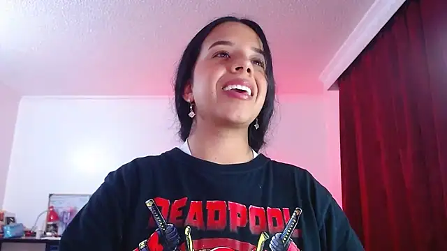 Snapshot of VALERY_MEER chatting on 10/17/25, 11:51 VALERY MEER online show from 10/17/25, 11:51