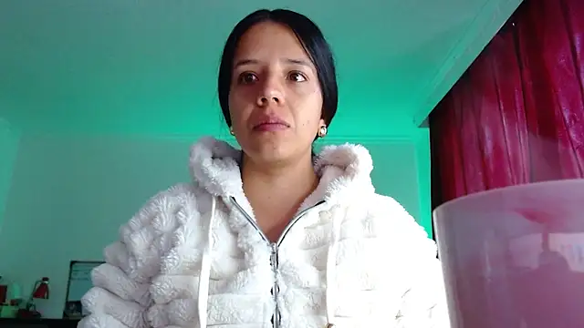 Snapshot of VALERY_MEER chatting on 01/13/26, 12:32 VALERY MEER online show from 01/13/26, 12:32