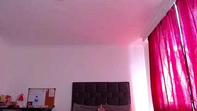 Snapshot of VALERY_MEER chatting on 02/05/26, 01:27 VALERY MEER online show from 02/05/26, 01:27