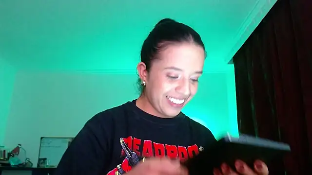 Snapshot of VALERY_MEER chatting on 03/13/26, 01:23 VALERY MEER online show from 03/13/26, 01:23