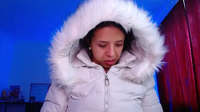 Snapshot of VALERY_MEER chatting on 03/19/26, 11:47 VALERY MEER online show from 03/19/26, 11:47