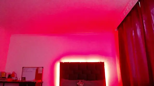 Snapshot of VALERY_MEER chatting on 03/30/26, 11:44 VALERY MEER online show from 03/30/26, 11:44