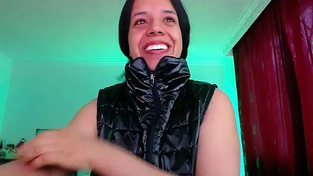 Snapshot of VALERY_MEER chatting on 04/16/26, 11:44 VALERY MEER online show from 04/16/26, 11:44
