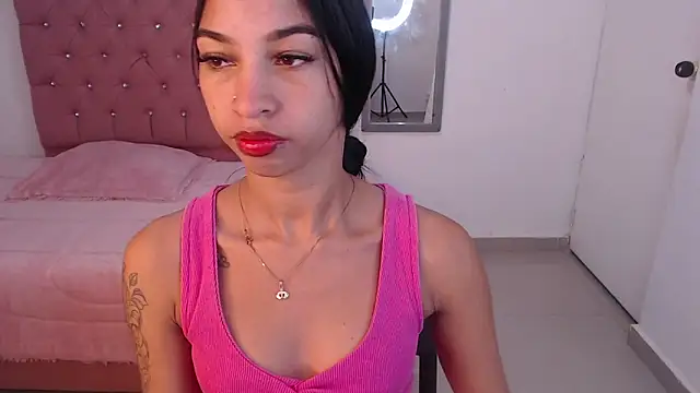 Snapshot of mary_live chatting on 02/13/25, 12:11 mary live online show from 02/13/25, 12:11