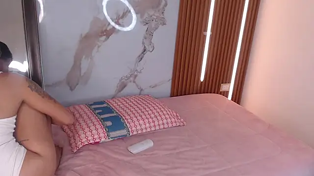 Snapshot of mary_live chatting on 09/25/25, 08:01 mary live online show from 09/25/25, 08:01