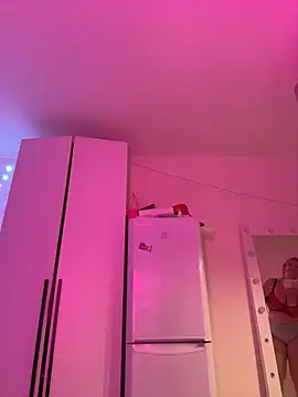 OdriOlsens online show from 12/14/25, 06:08