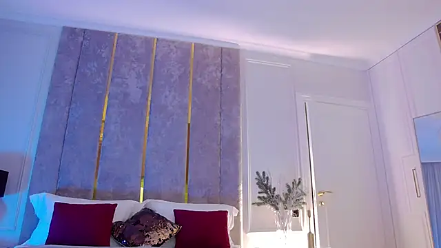 MilaDYstarlight online show from 01/07/25, 10:08