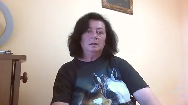 GypsiQueen2 online show from 06/01/26, 04:52