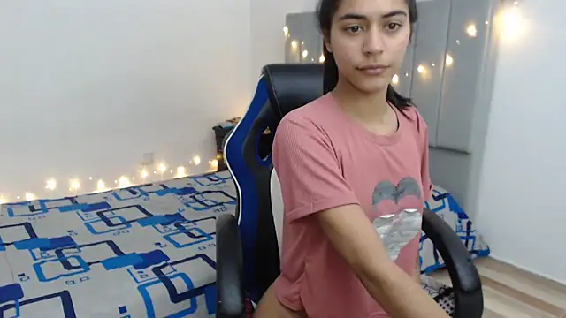 imSophia online show from 03/12/25, 08:41