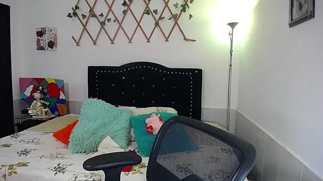 naughty girl 4u online show from 05/28/26, 08:22
