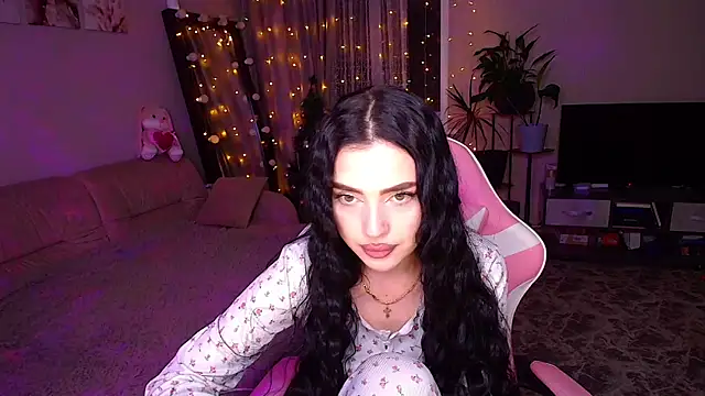   Malika   online show from 12/16/25, 04:45