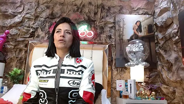 sharoon cheerry online show from 12/15/24, 04:37