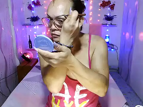 Snapshot of UrAsianPrincessDanie chatting on 12/12/24, 07:52 UrAsianPrincessDanie online show from 12/12/24, 07:52