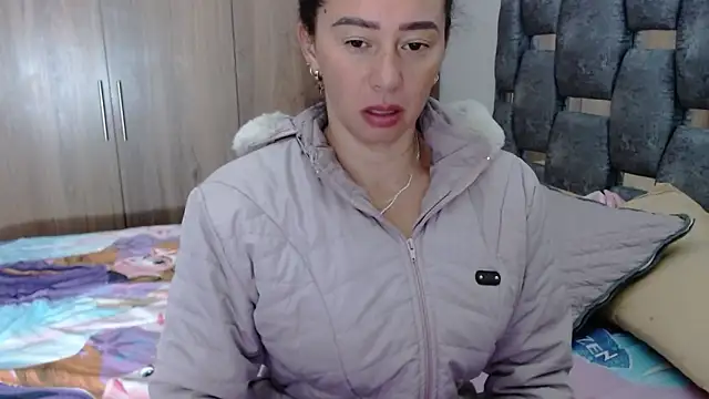 sara hott 1 online show from 01/30/25, 12:27