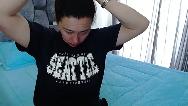 sara hott 1 online show from 09/17/25, 03:24